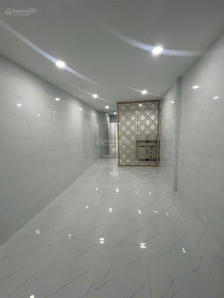 Bán gấp nhà 3 tầng  4 phòng  42m2  bà hạt  nguyễn tri phương  q10  đh kinh tế  chỉ 5.3 tỷ tl