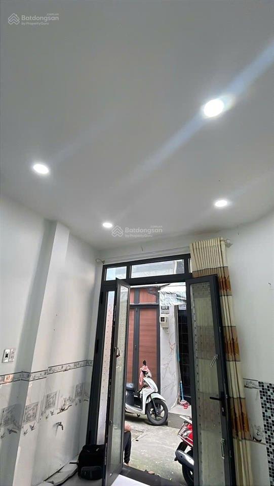 Chỉ 5 tỷ hơn có nhà ngay bv nhi đồng  vài mét tới mt lý thái tổ , q10. 3 tầng.tặng full nội thất.