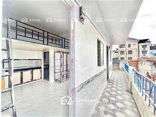 Cho thuê phòng trọ gác lửng có bancol cửa sổ ngay công viên phú lâm  q6