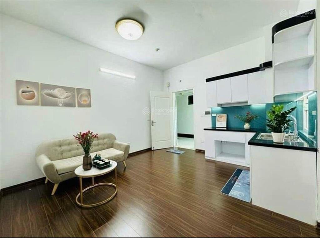 Căn góc 3 mặt thoáng view toà tháp đôi siêu đẹp. tầng dưới 10 đi lại thuận tiện chống ồn tuyệt đối
