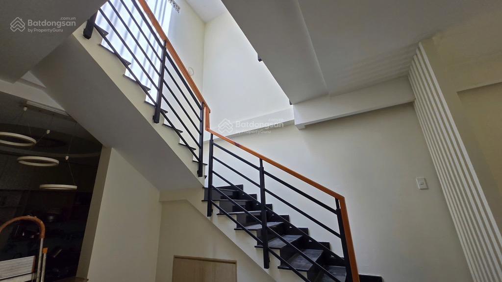 Bán nhà hxh nguyễn văn công, 68m2, 2 tầng, khu phố an ninh, sạch đẹp, sân để xe, chỉ 7 tỷ