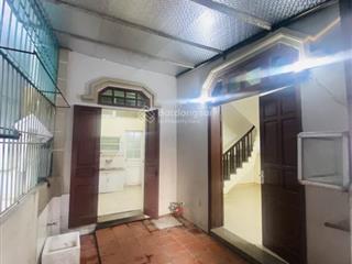 Trung tâm diện tích rộng ô tô đỗ sát nhà  gần chợ lớn gần trục cố linh 3 bước ra aeon long biên