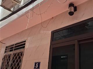 **nhà đẹp ở ngay đông ngạc, trung tâm bắc từ liêm gần ô tô tránh** **giá bán** 6.45 tỷ