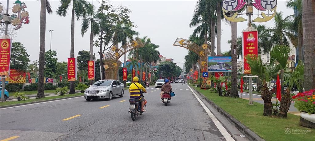 Chính chủ cần bán nhà mặt phố cao lỗ, đông anh. kinh doanh cực đỉnh  sẵn dòng tiền 300 triệu