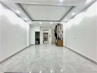 Bán gấp nhà ngọa long bắc từ liêm 36m2 x 6 tầng thang máy mới kính koong full công năng gần ô tô