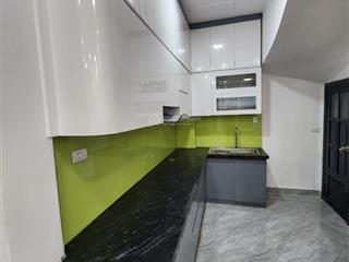 Bán gấp nhà liên mạc bắc từ liêm 30m2 x 5t mới hiện đại thang máy full công năng ở tô đỗ cổng