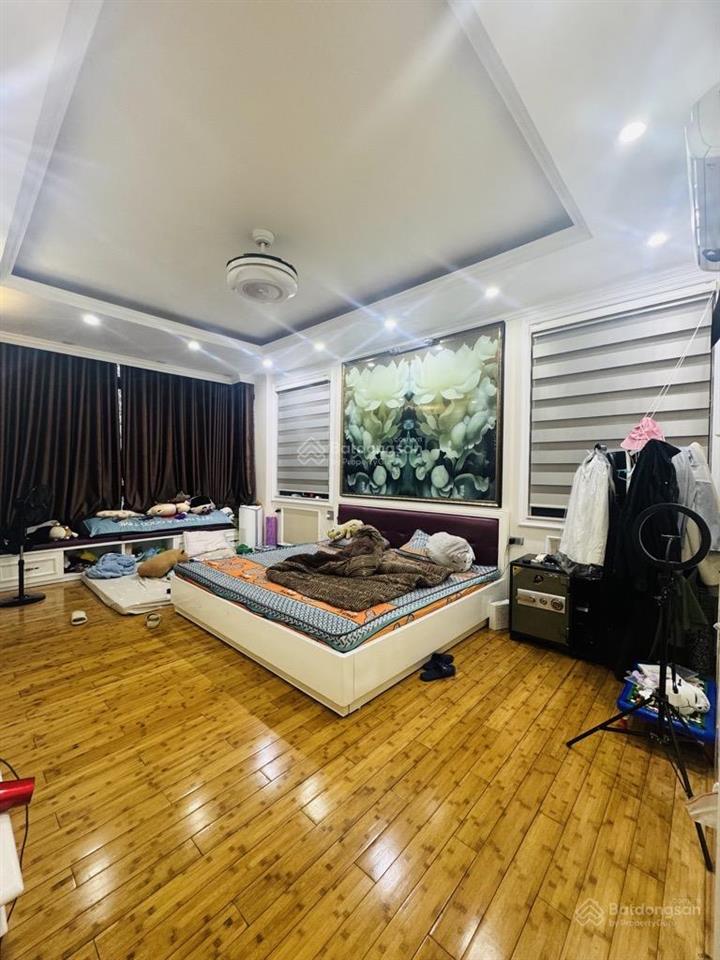 Chính chủ bán nhà kim mã  vỉa hè ô tô tránh kinh doanh tốt  lô góc  thang máy  gần hồ giảng võ