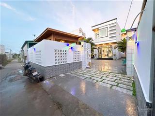 Bán biệt thự nhà vươn 3pn 3wc, 304m2 giá siêu hời tại đường 835, mỹ lộc, cần giuộc