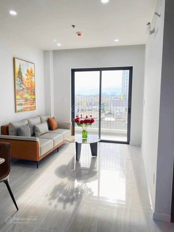 Chính chủ cho thuê căn góc tháp saphire  bcons city full nội thất bếp rèm 6,5tr/th.  0932 138 ***