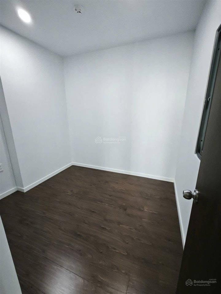 Duy nhất 1 căn góc tháp saphire tầng đẹp 2,95 tỷ bàn giao full nội thất cơ bản.  0932 138 ***