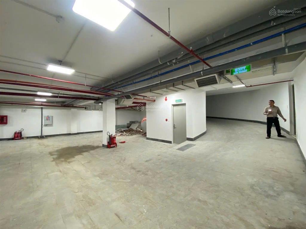 Cho thuê tòa nhà mặt tiền đường nguyễn văn trỗi ngay trung tâm phú nhuận ngang 20m mới xây chuẩn