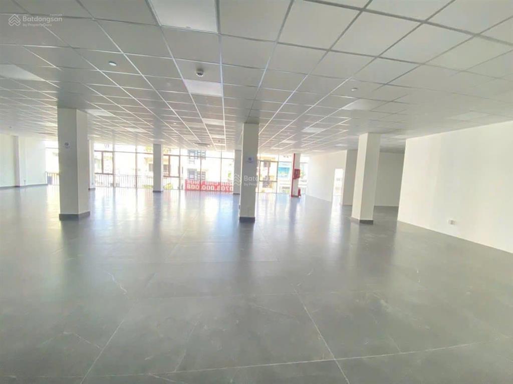 Cho thuê tòa nhà mặt tiền đường nguyễn văn trỗi ngay trung tâm phú nhuận ngang 20m mới xây chuẩn