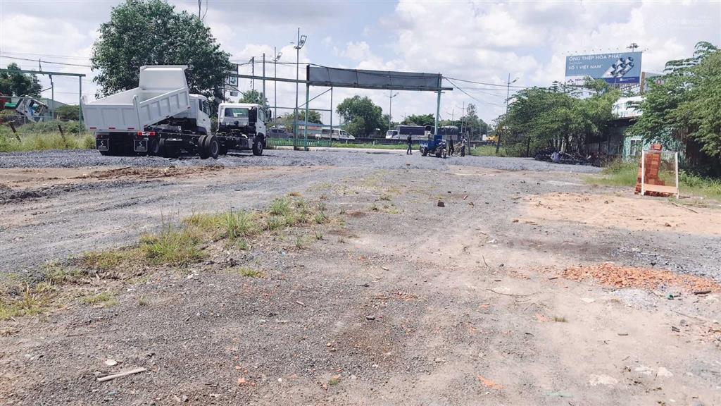 Bán gấp đất chính chủ  trung tâm bình chánh  dt 5.413m2  mặt tiền đường quốc lộ 1a chợ đệm