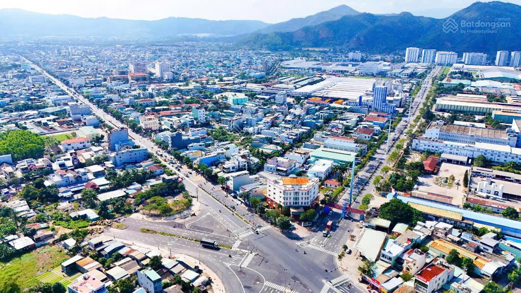 Duy nhất 1 lô góc 3 mặt tiền bàu vàng 1 & phạm văn ngôn tt quận liên chiểu chính chủ