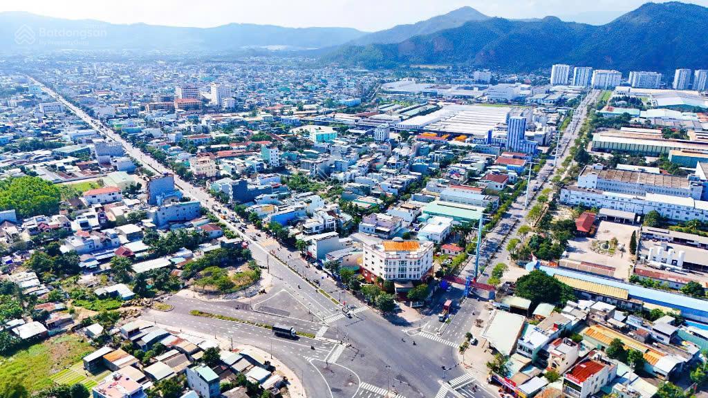 Chính chủ cần bán gấp lô góc 3 mặt tiền bàu vàng 5 & phạm văn ngôn đường mặt tiền 10m5