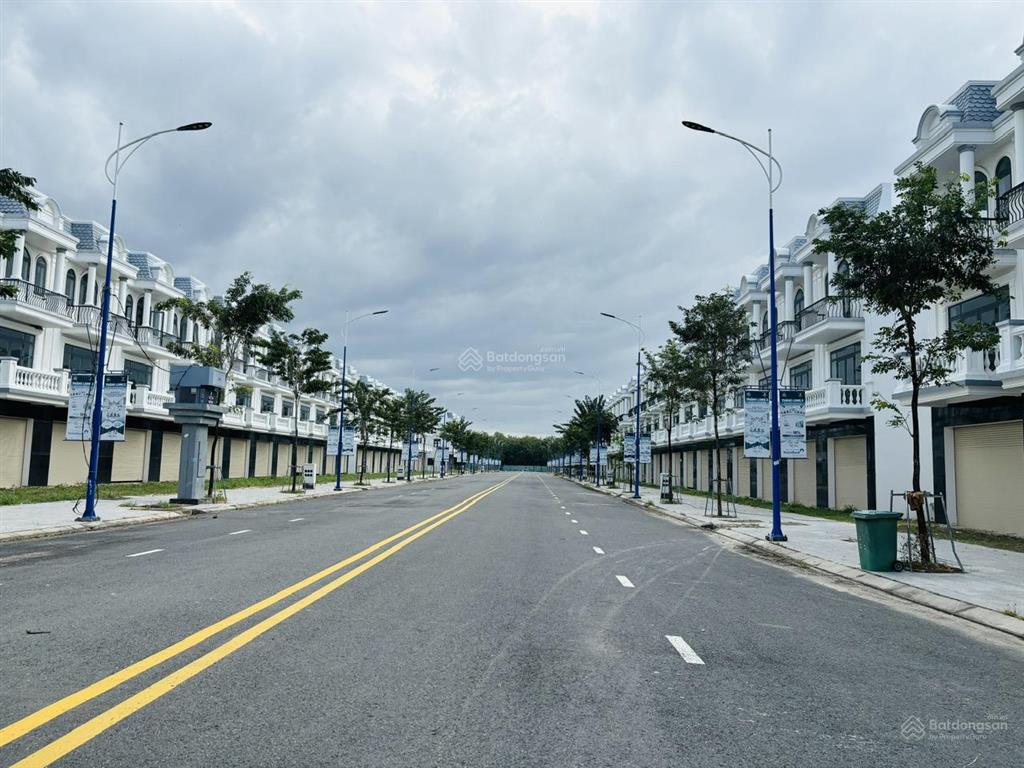 Cần bán lô đất 85,8m2 trung tâm lai uyên, bàu bàng giá 750 tr, sổ sẵn, hỗ trợ bank.  0941 329 ***