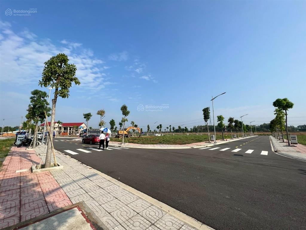 Đất tân uyên, ven kênh đẹp, sổ sẵn, công chứng sang tên ngay, 100m2.  0931 191 ***