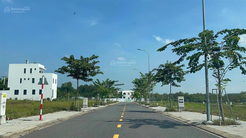 Lô đất đường dx23, thông dài sổ sẵn giá chỉ 1,2 tỷ, công chứng sang tên liền.  duy 0931 191 ***