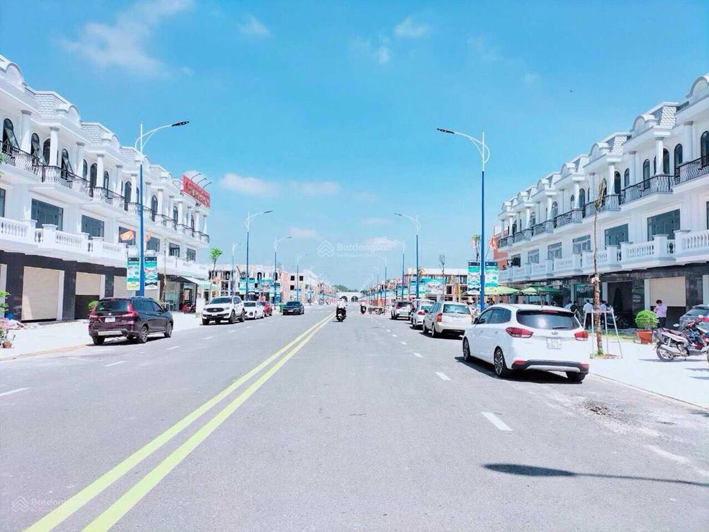 Nhà 1 trệt, 2 lầu xây sẵn, sổ hoàn công, giá rất ngộp.  0931 191 ***