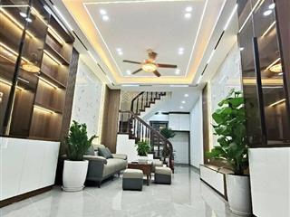 Bán nhà trung tâm hai bà trưng 100m ra phố thang máy 43m2 9.6 tỷ