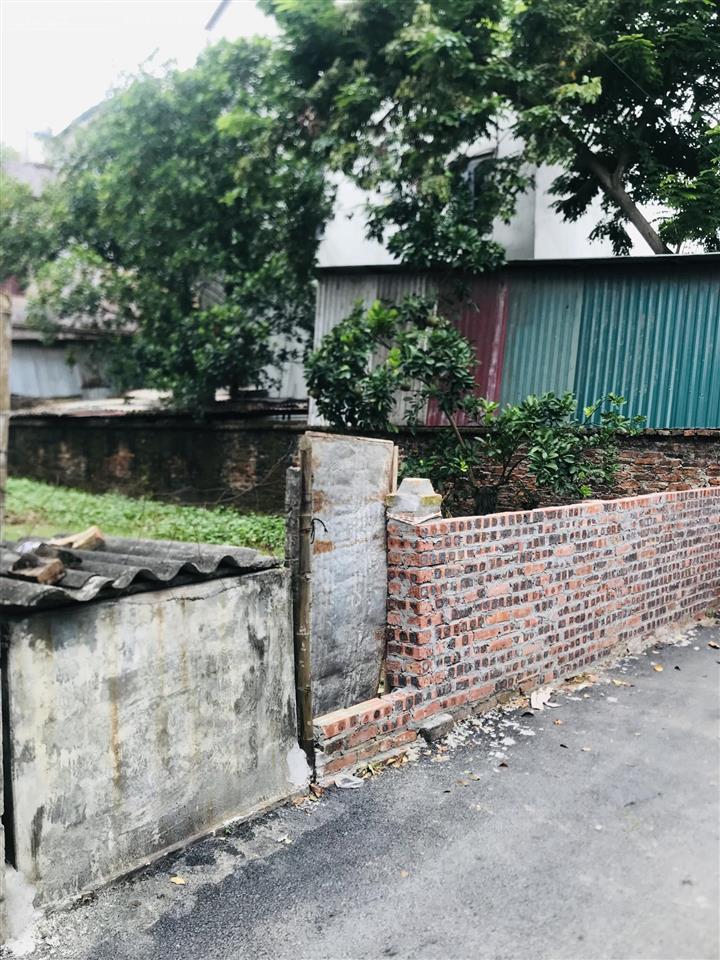 Dục tú đông anh  xe 7 chỗ vào tận cửa  mặt tiền quyền lực  ngay vườn hoa trung tâm  đường dẫn t