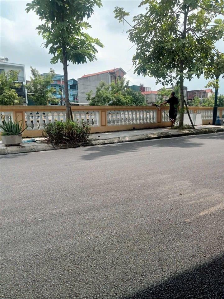 Em gái cần bán nhanh 70m2 đấu giá đình tràng dục tú  vỉa hè ô tô tránh view cụm công nghiệp