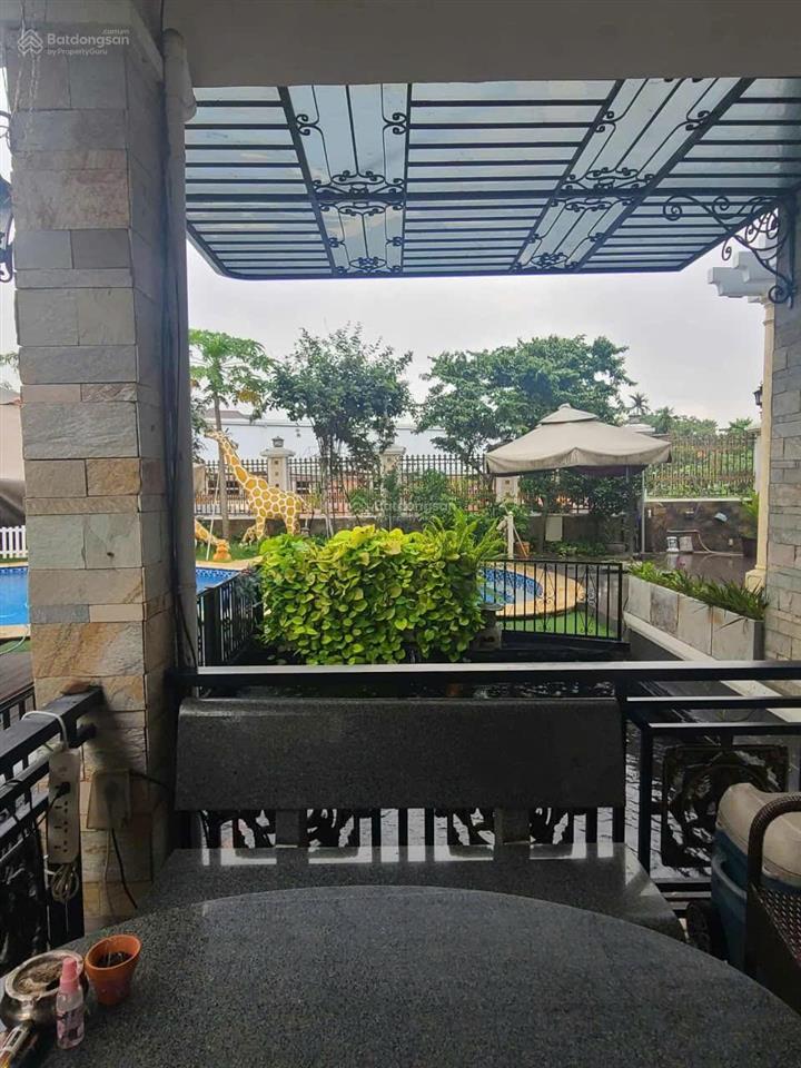 Quận 2  biệt thự đẳng cấp khu thảo điền  mtkd nguyễn văn hưởng  ngang 35m bề thế. vua nhà