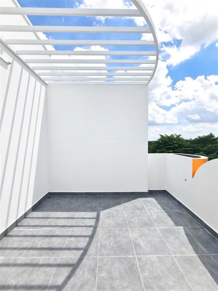 Bán nhà mới 100%, 3pn, 3wc, đường 9m, kdc đ. long phước, gần chợ long phước, quận 9