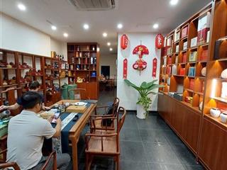 Bán nhà đẹp phân lô ô tô tránh võ chí công thông lạc long quân, thang máy, kinh doanh tốt