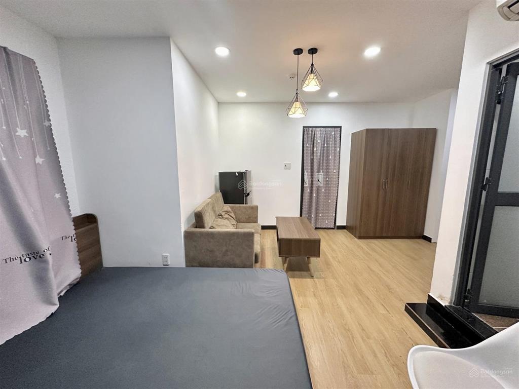 Siêu phẩm chdv 40m2, cửa sổ trời lớn, ngay phan xích long, phú nhuận, gần q1, q3
