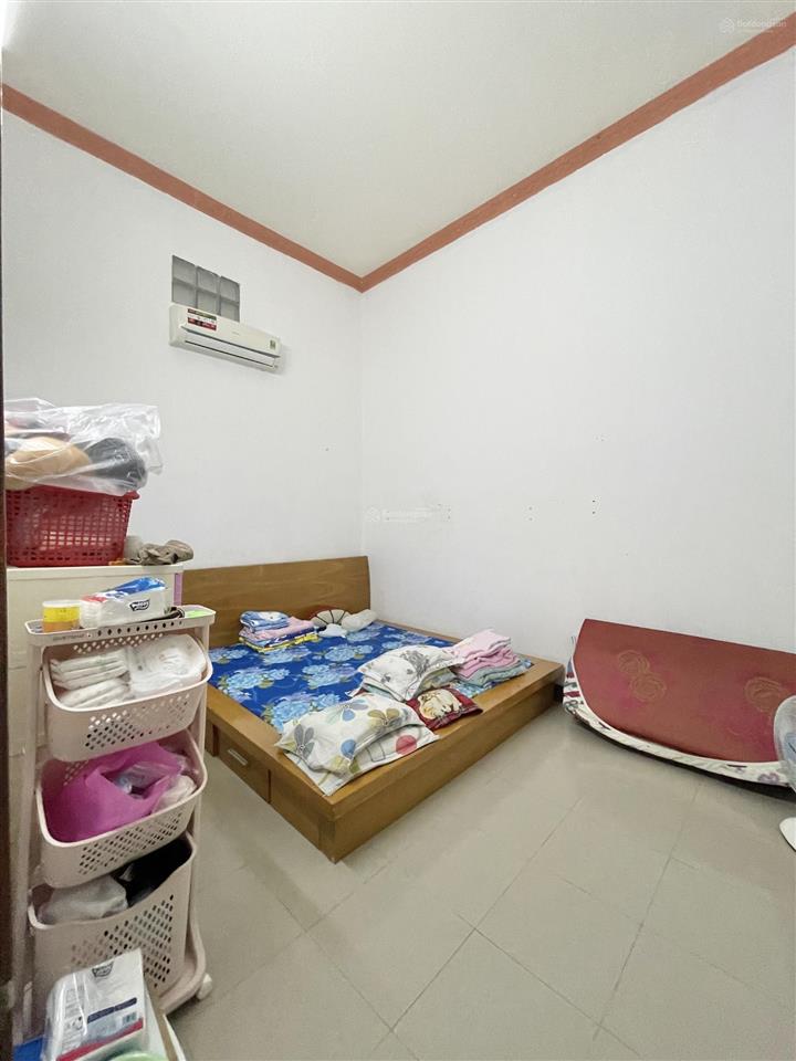 Nhà cấp 4, dt 90m2, hẻm xe hơi ngay siêu thị coopmart, chợ bình triệu, đại học luật