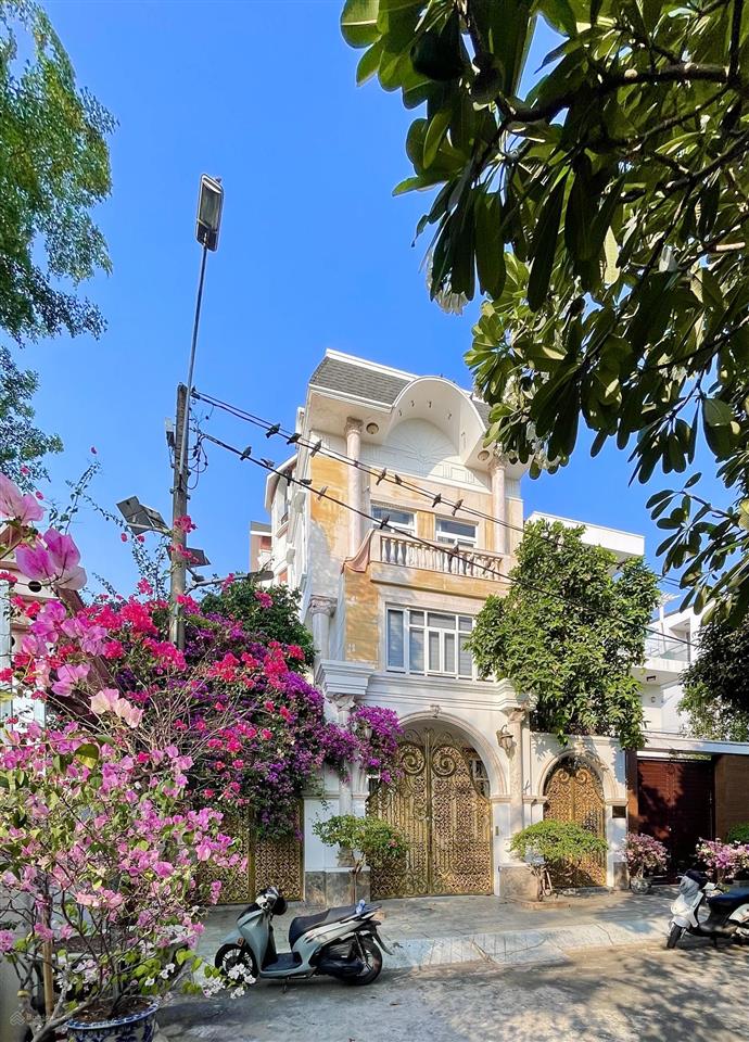 Villa hoa giấy, 1 hầm 3 tầng sân thượng, hồ bơi, khu bên sông hiệp bình chánh, gigamall