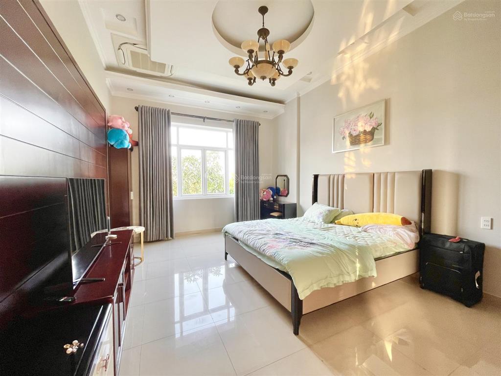 Villa hoa giấy, 1 hầm 3 tầng sân thượng, hồ bơi, khu bên sông hiệp bình chánh, gigamall