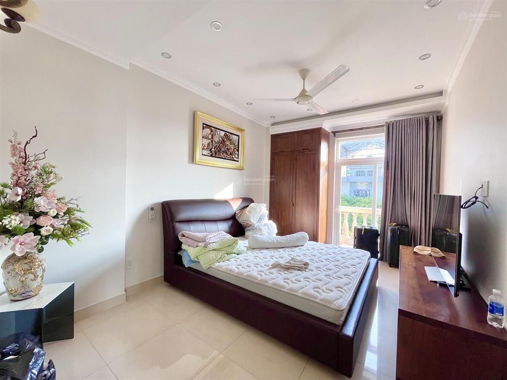 Villa hoa giấy, 1 hầm 3 tầng sân thượng, hồ bơi, khu bên sông hiệp bình chánh, gigamall