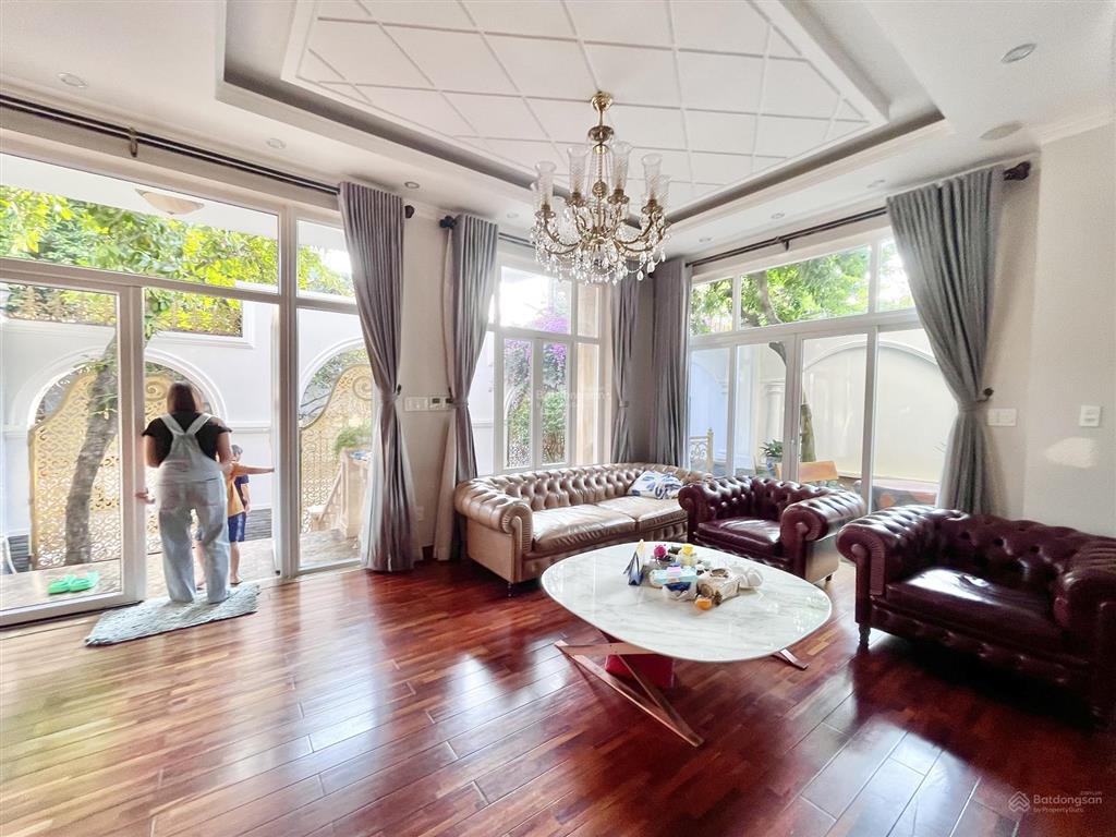 Villa hoa giấy, 1 hầm 3 tầng sân thượng, hồ bơi, khu bên sông hiệp bình chánh, gigamall