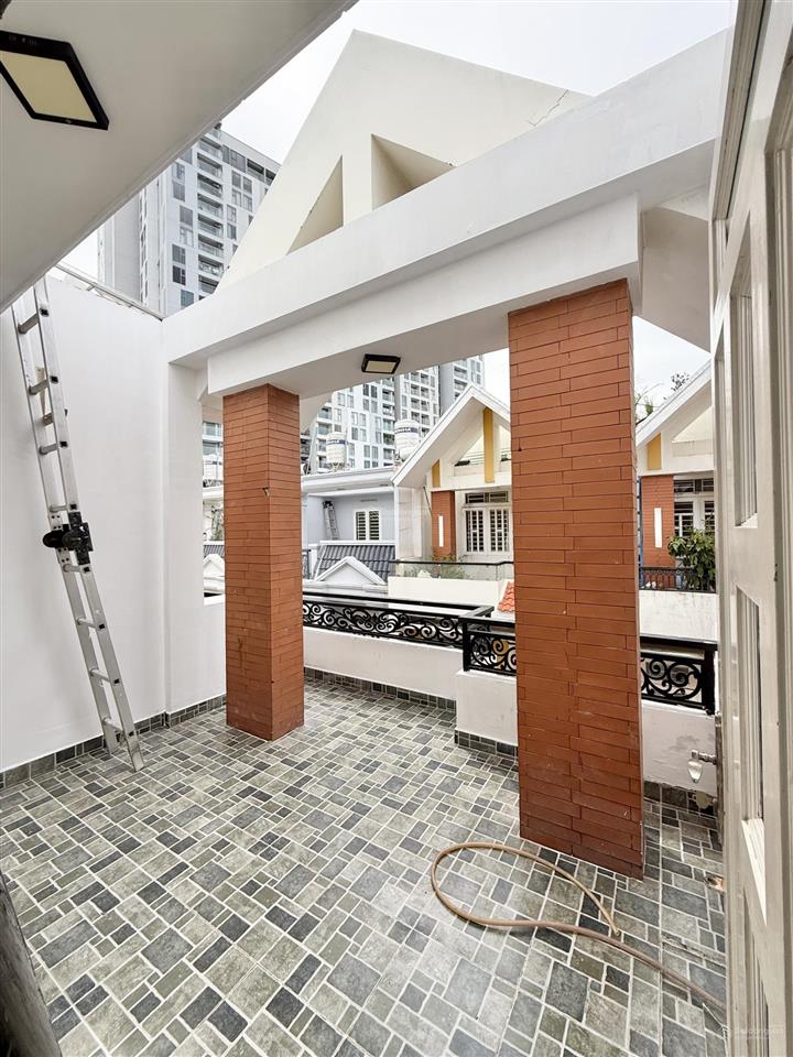Chính chủ nhà 4 tầng dọc tuyến quốc lộ 13, gần vạn phúc city