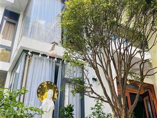 Bán gấp nhà mặt phố trần não, 58 tỷ, 212m2 view đẹp