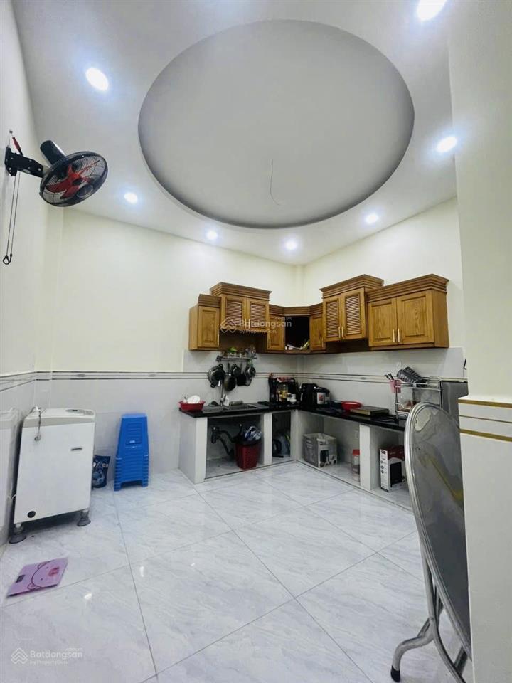 Cho thuê nguyên căn hẻm 50/ đường số 9, p9, gv  dt 4x13m, trệt 2lầu 4pn, 3wc  4máy lạnh