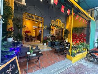Kinh doanh coffe  mặt phố hiếm  cầu giấy  mặt tiền rộng dt 80m2,4 tầng ,mt 6,5m ,giá 41tỷ