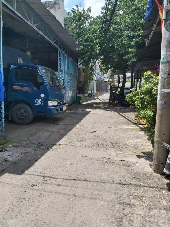 Gấp giảm 1 tỷ còn 12,5 tỷ phan văn hớn quận 12  2 tầng, 241m2, 8x30m  hxh thông cho thuê 50tr/th
