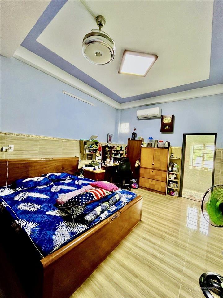 Gấp bán giảm 1,7 tỷ còn 4,99 tỷ, 4 tầng, 84m2, 4x21  hxh ngủ trong nhà  huỳnh thị hai, quận 12