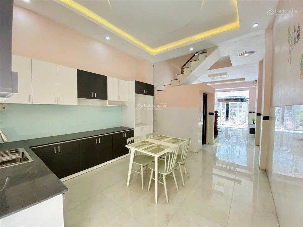 Thạnh xuân, quận 12  3 tầng, 65m2, 4x16m  tặng nội thất  hxh tránh  chỉ 5,4 tỷ