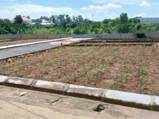 Hàng hiếm cần bán đất phú cát, quốc oai, 100m2 ô góc, ô tô đỗ cửa, tc 4. x tỷ (x bé xíu)