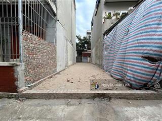 Còn xót lại! lô 42m2 vuông vắn, trung tâm thị trấn, ngõ thông ô tô 7 chỗ đỗ cửa