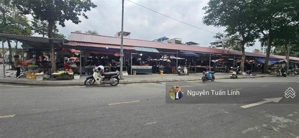 Bán 136m2 đất hà phong, liên hà  ngõ thông  sát hồ điều hoà, nvh thôn