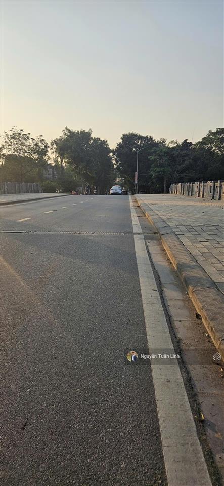 Đất vàng 42,6m2 bìa làng thôn sằn cổ loa  đất mặt tiền  đường thông 2 ô tô tránh nhau