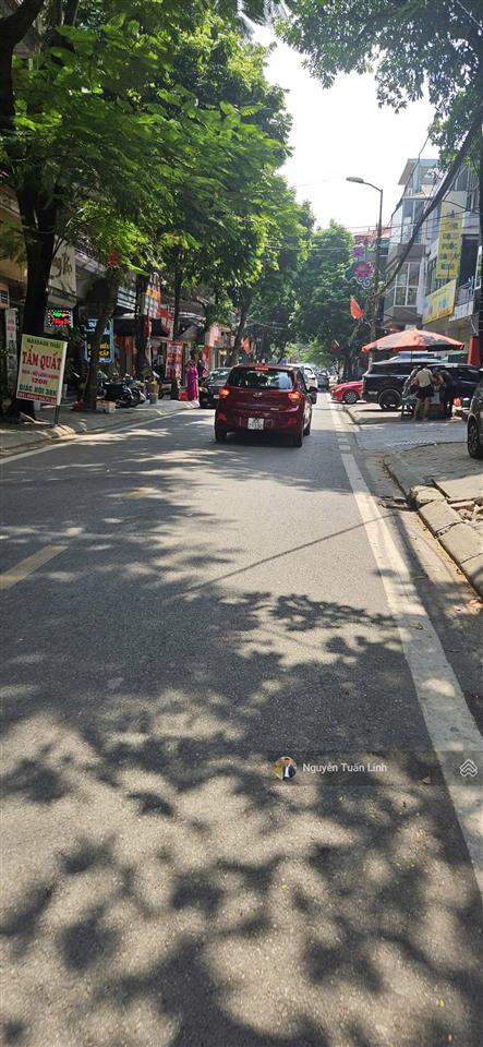 Căn tập thể 29m2 thị trấn đông anh  gần chợ, an ninh tốt  bãi đỗ xe ô tô trước nhà