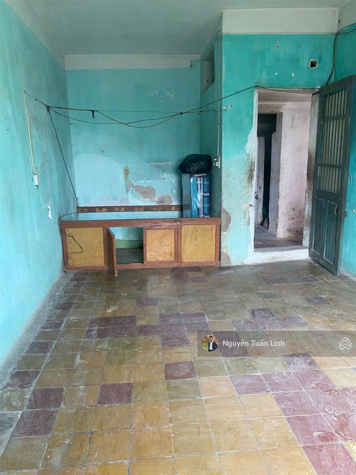 Căn tập thể 29m2 thị trấn đông anh  gần chợ, an ninh tốt  bãi đỗ xe ô tô trước nhà