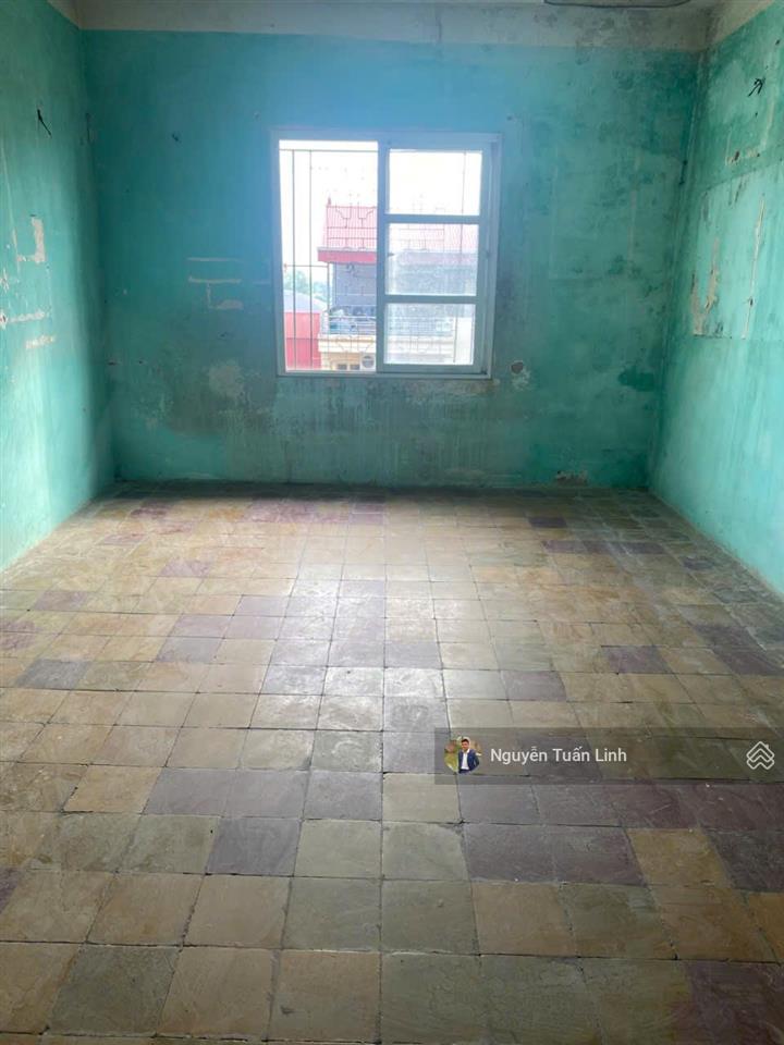 Căn tập thể 29m2 thị trấn đông anh  gần chợ, an ninh tốt  bãi đỗ xe ô tô trước nhà