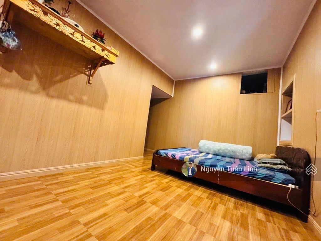 Bán nhà riêng 27.85m2 tập thể chợ lắp ghép  nhà mặt tiền  đường to rộng